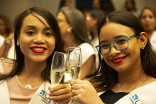 UNIB celebra junto a los estudiantes egresados en un acto de entrega de títulos en República Dominicana